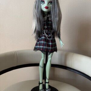 Monster High Frankie Stein 17" Doll with Stand